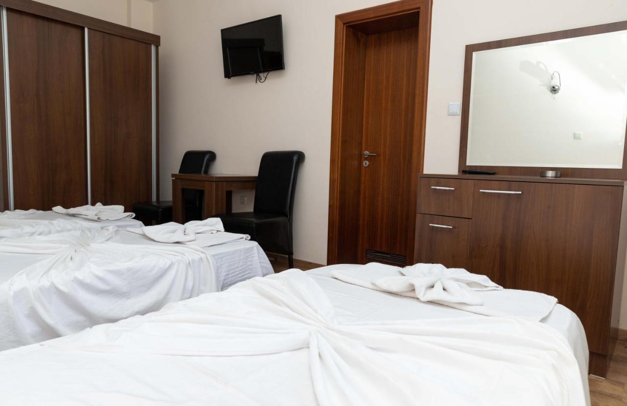 פג'ה Hotel Leo מראה חיצוני תמונה